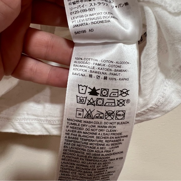 Levi’s Cropped Muscle Tank Top with Rainbow Logo - Picture 4 of 5